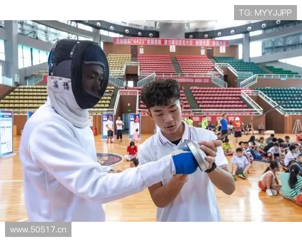 凤凰体育为体育运动爱好者提供专业的训练技巧与运动健康知识，促进全民健身